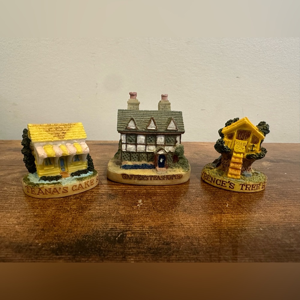 Vintage Lot of 3 Tetley Tea Folk Houses – 1995 Resin Figurines